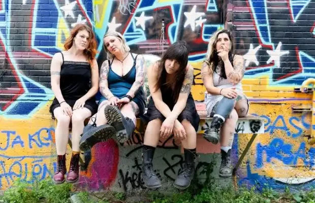 In The Mix: Taxi Girls (encore broadcast)
