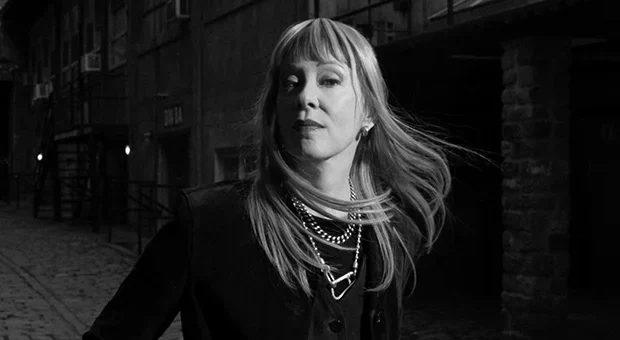 Suzanne Vega – Flying With Angels Suzanne Vega – Flying With Angels